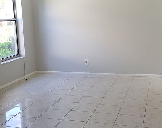 3 beds, 2 baths, $3,000