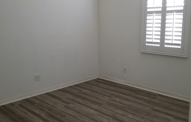 Lovely Four Bedroom with Pond View