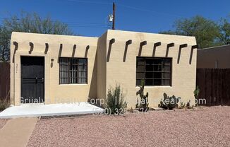 3001-3015 E La Madera Dr