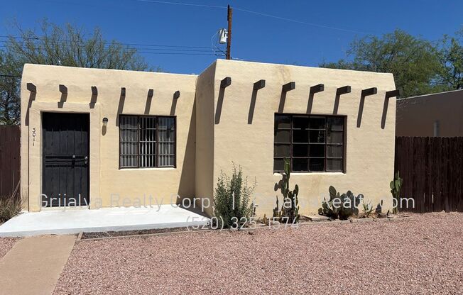 3001-3015 E La Madera Dr