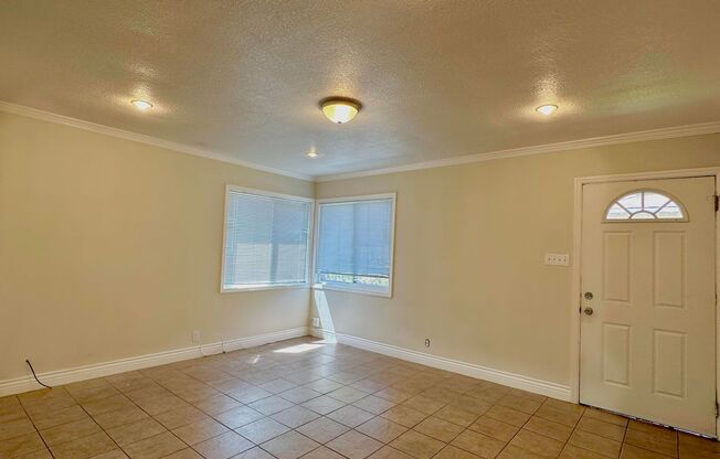 2 beds, 1 bath, $2,190