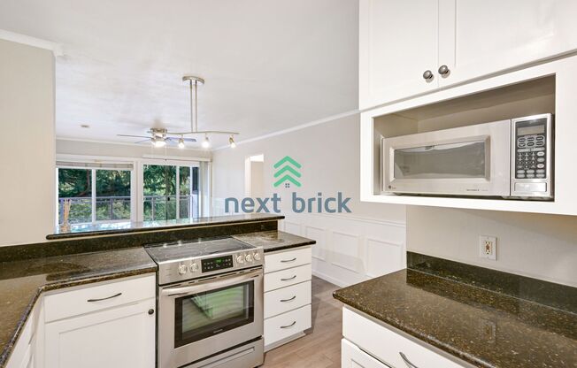 Beautiful home with 2 beds and 1 bath for rent in Downtown Bellevue