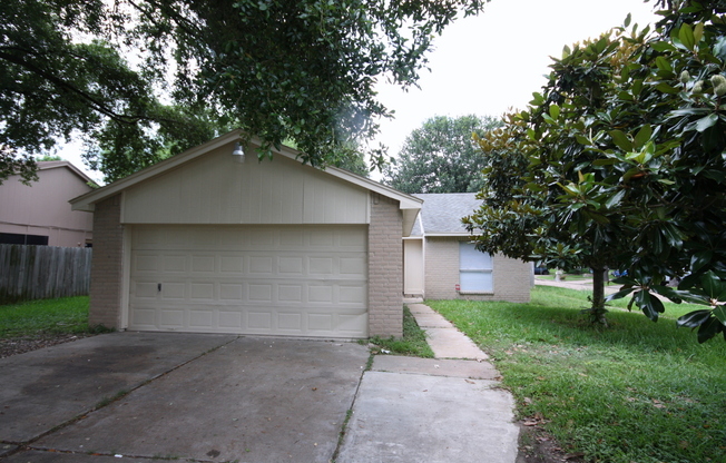 3 beds, 2 baths, $1,695