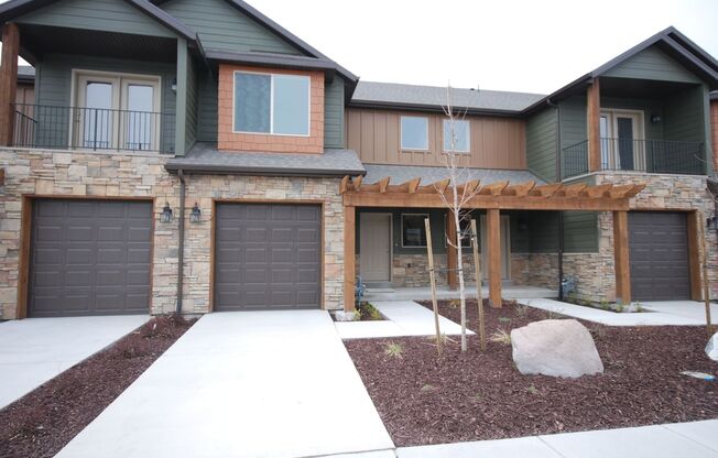 Great Looking Midvale Townhome w attached garage