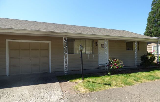 1781-1783 Park Ave NE Salem, OR 97301