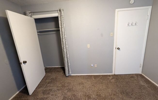 3 beds, 1 bath, $1,200