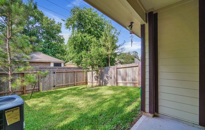 Spacious 4-bed townhome with a view of Lake Conroe!