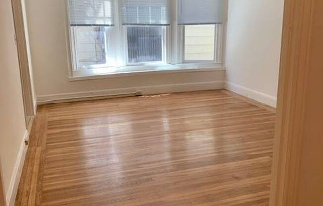 405 33rd Avenue (1027r)