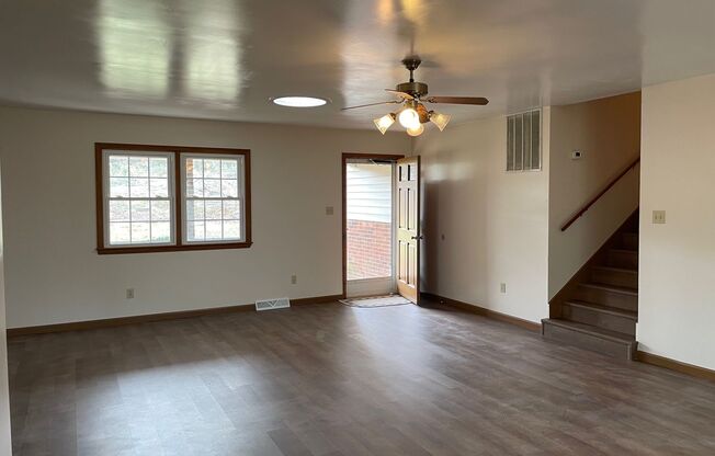 3 BED, 2 BATH, WITH FULL BASEMENT WITH BATH, LOCATED IN DENTON AREA!