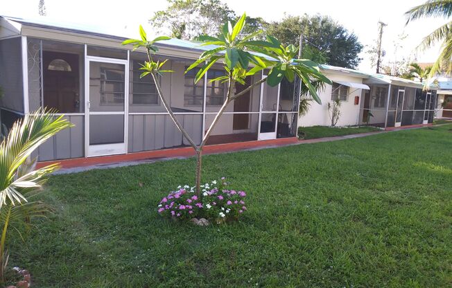 2617 Lincoln St Hollywood, FL 33020