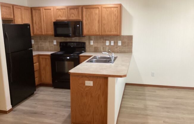 3 beds, 2 baths, 1,482 sqft, $1,750, Unit 45-12116