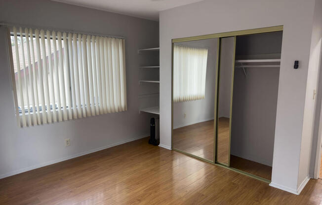 4412 1/2 PROSPECT AVE