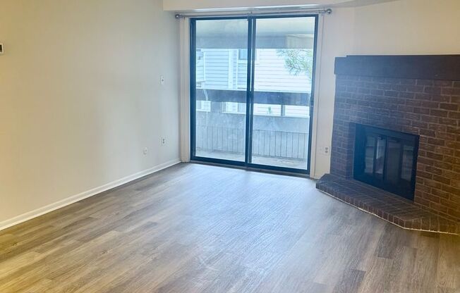 Spacious 1 bed/one bath in Aurora