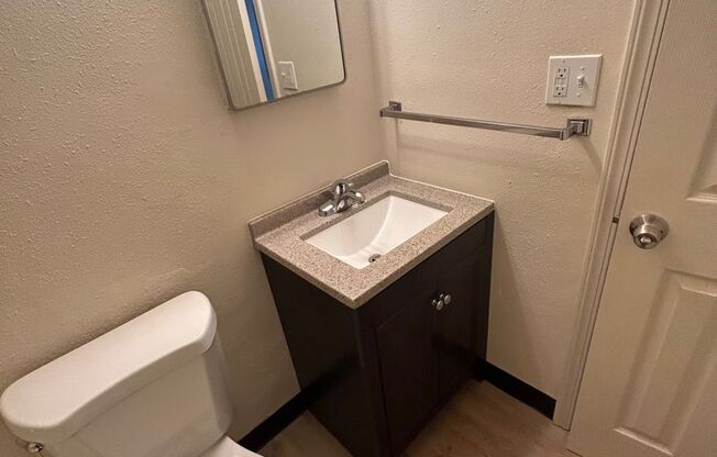 2 beds, 1 bath, 900 sqft, $1,500, Unit 42