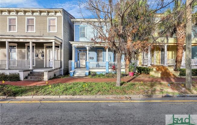 112 E Anderson