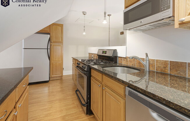 11 MANSFIELD ST
