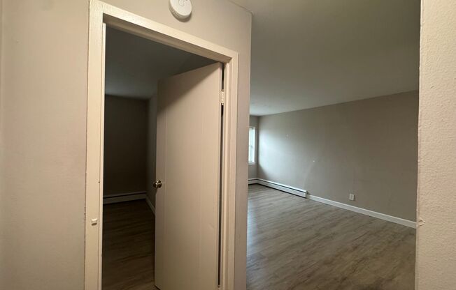 1 bed, 1 bath, $1,295, Unit 706