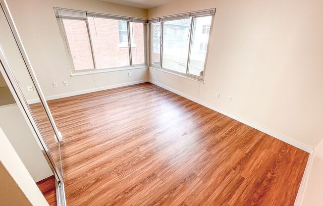 Studio, 1 bath, 333 sqft, $1,295, Unit 406