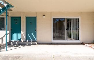 1 bed, 1 bath, $2,350, Unit 800 Memorial Drive - Showings 1 bedroom - VACANT