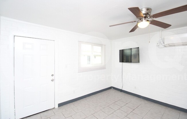 1 bed, 1 bath, 500 sqft, $999, Unit 2