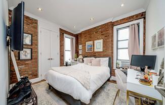 37 KING ST