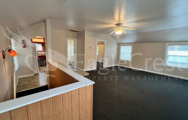 1 bed, 1 bath, 700 sqft, $850, Unit Unit 2