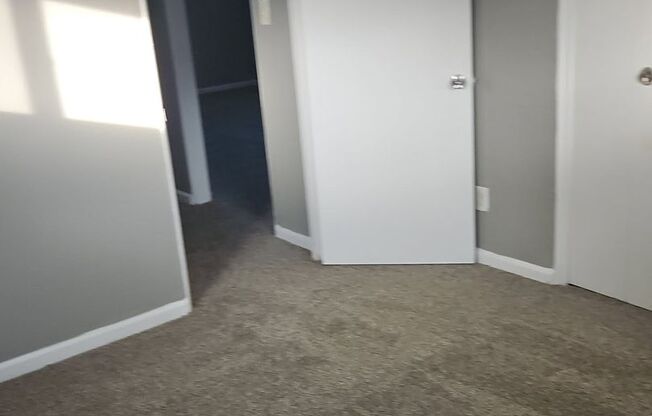 2 beds, 1 bath, 750 sqft, $1,020, Unit B07 1060 01