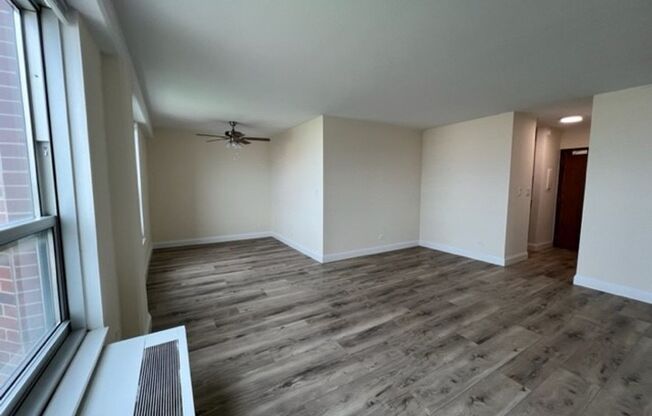 2 beds, 1 bath, 1,100 sqft, $1,995, Unit 0701
