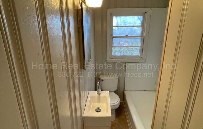 2 beds, 1 bath, $695, Unit 1326