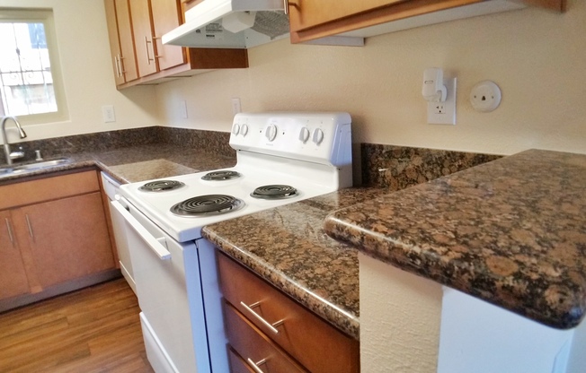 2 beds, 1 bath, $2,200, Unit 3