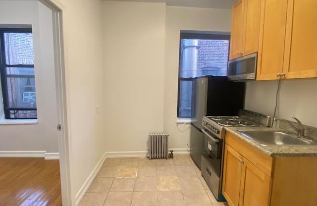 2 beds, 1 bath, 350 sqft, $2,925, Unit 26