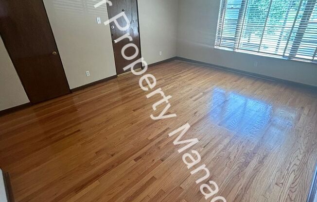 1 bed, 1 bath, 919 sqft, $1,175, Unit 6449 Nottingham Avenue Apt. 2W (Maint. Only)