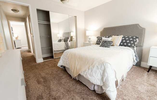 Kent Apartments - Vibe Apartments - Bedroom 2