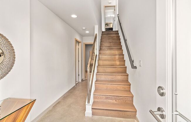 3bd/2.25ba Seattle Townhome