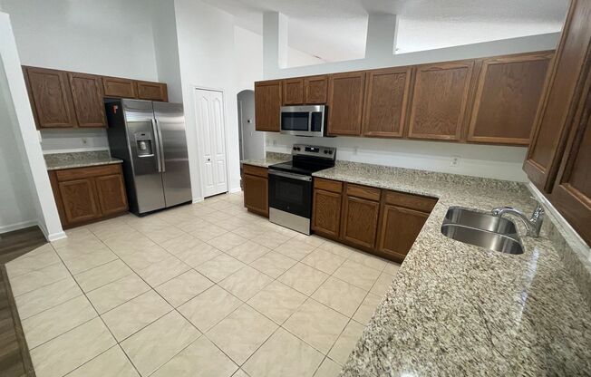 3 Bedroom/2 Bathroom SFH in Lake Griffen Estates AVAILABLE AUGUST 15th!