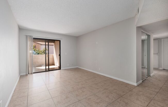 Recently renovated 3 br unit on 2nd floor of gated Desert Shores community