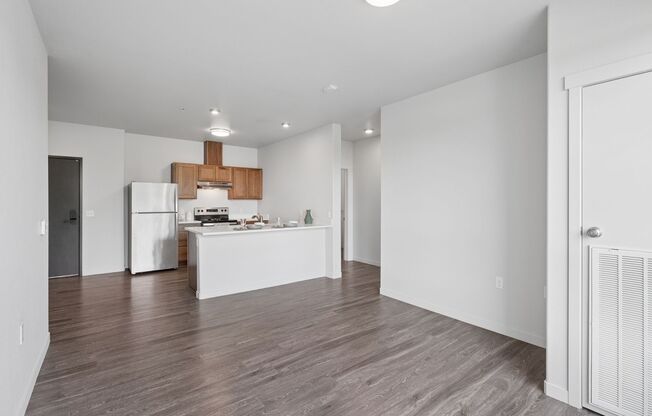 3 beds, 2 baths, 1,183 sqft, $1,925, Unit 404