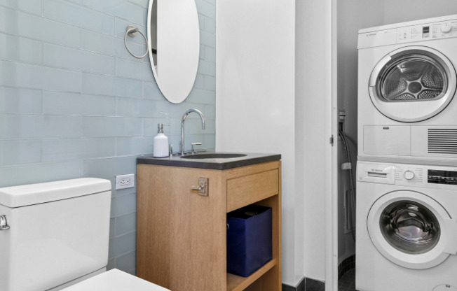 310 W 52 ST