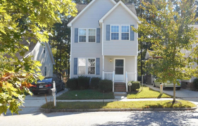 Cute 3 bedroom 1.5 bath home located close to downtown Holly Springs.