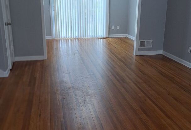 2 beds, 1.5 baths, 864 sqft, $1,290, Unit 5417 Plaza Lane