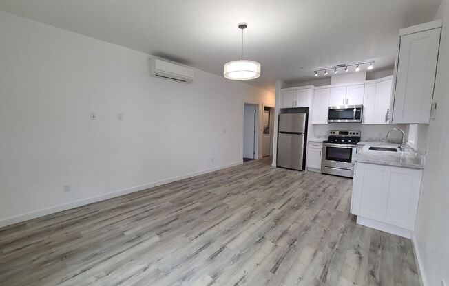 2 beds, 1 bath, 745 sqft, $2,095, Unit 8513-201