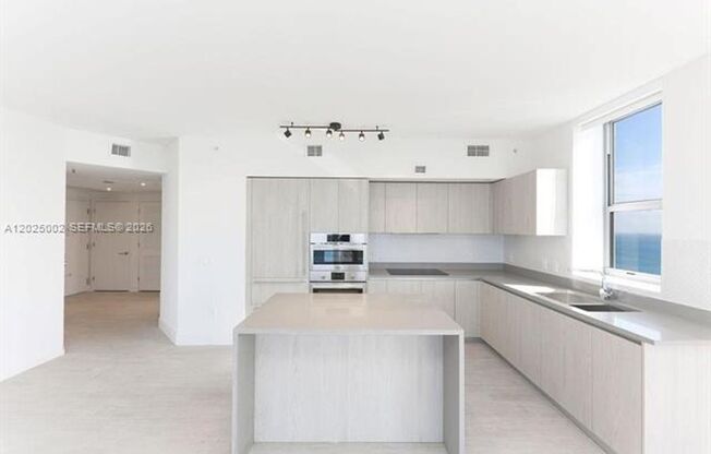 2 beds, 2 baths, $5,000, Unit # T 3509