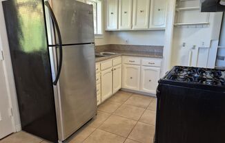 3 beds, 2 baths, $4,295, Unit 639