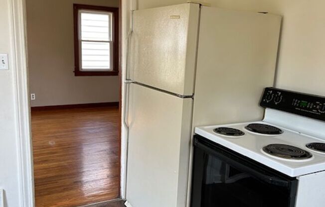 2 beds, 1 bath, $895