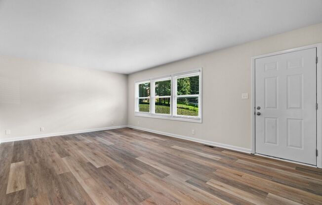 Gorgeous 3 Bedroom, 2 Bath Split-level home in Brentwood - High-end Renovation, Pet Friendly!