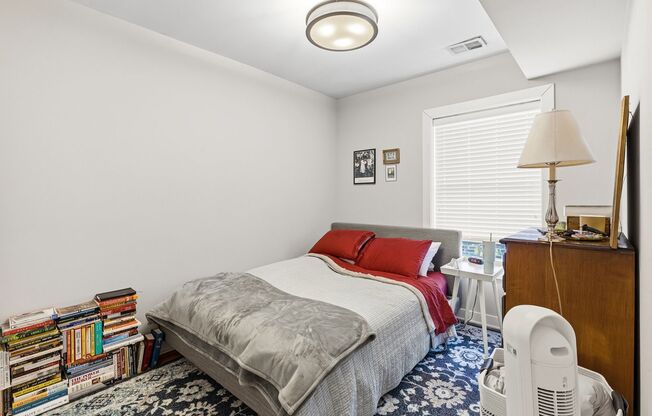 2 beds, 1 bath, 638 sqft, $3,200, Unit 922-2N