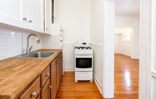 Studio, 1 bath, 450 sqft, $1,395, Unit Unit 101