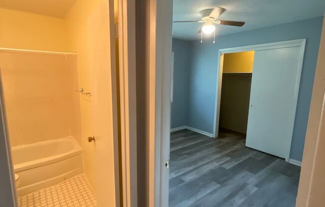 2 beds, 1 bath, $995