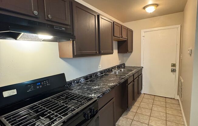 1 bed, 1 bath, $1,000, Unit 4850 #G1