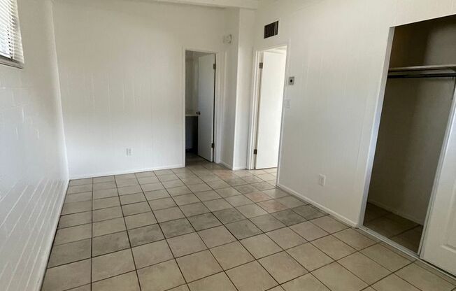 1 bed, 1 bath, 550 sqft, $995, Unit 22